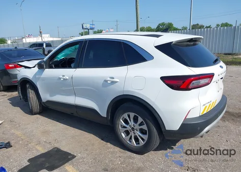 2023 Ford Escape Active z USA, uszkodzony, nr VIN 1FMCU0GN8PUA26329